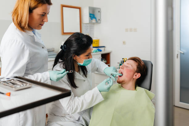 Best Emergency Tooth Extraction in West Van Lear, KY